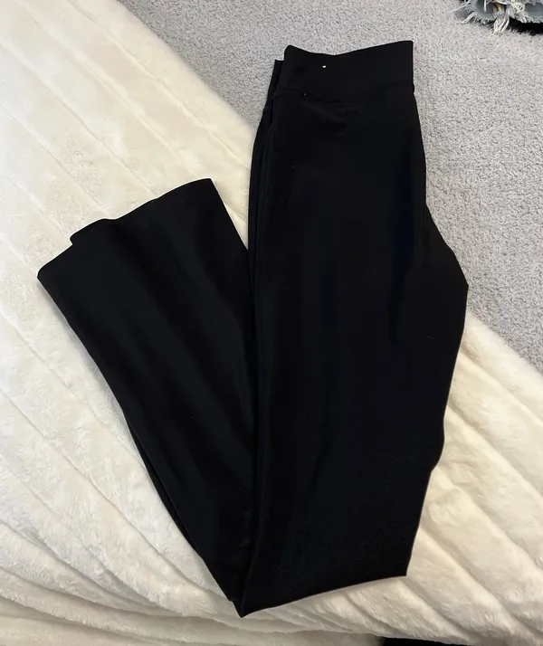 Old Navy Flared Leggings - Image 3