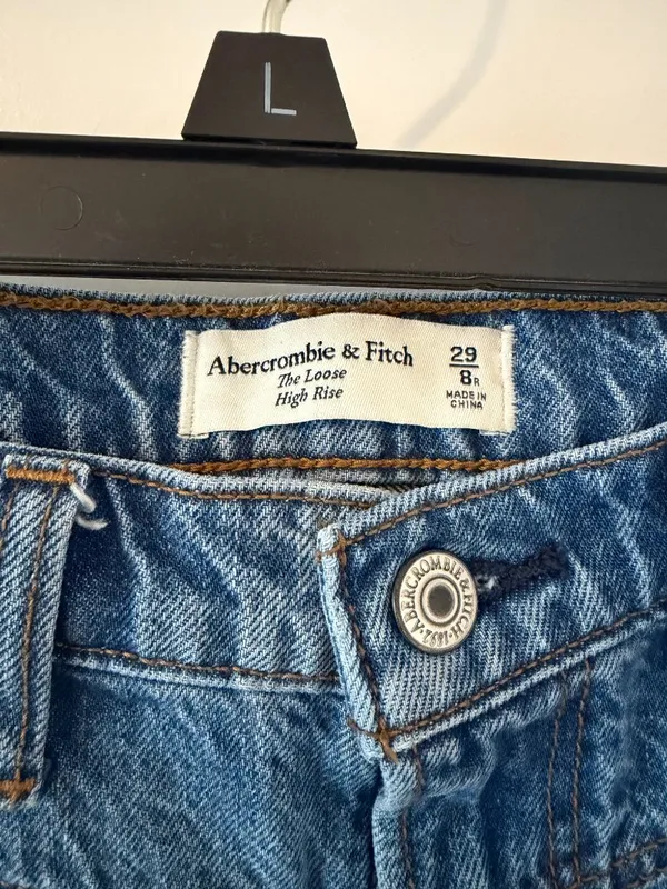 Abercrombie & Fitch The Loose High Rise Jeans – Size 8 Regular - Image 2