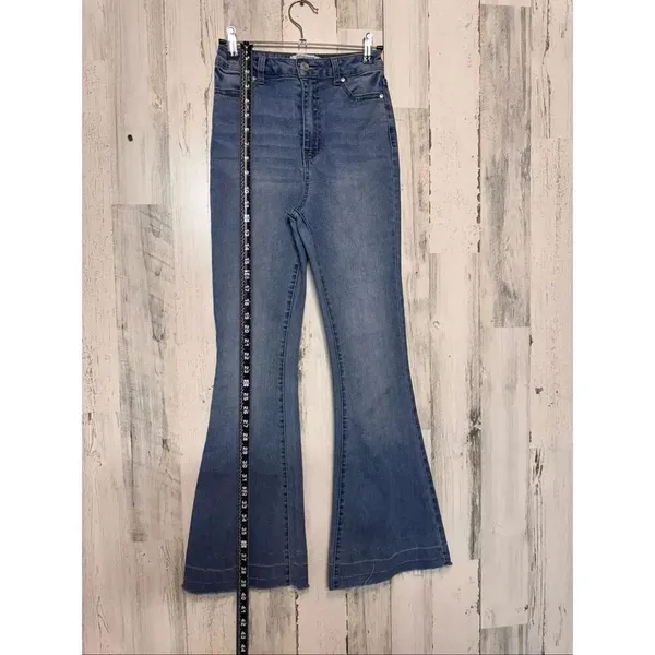 Refuge Women’s Medium Wash Flare Jeans Raw Hem – Size M - Image 10