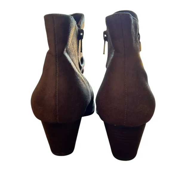 Baretraps Women's Size 8 Riviera Ankle Booties Brown Gray Scrunched Buttons - Image 7