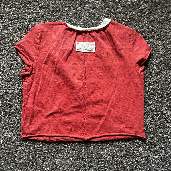 SheIn Star Patch Cropped Baby Tee Size M - Image 6