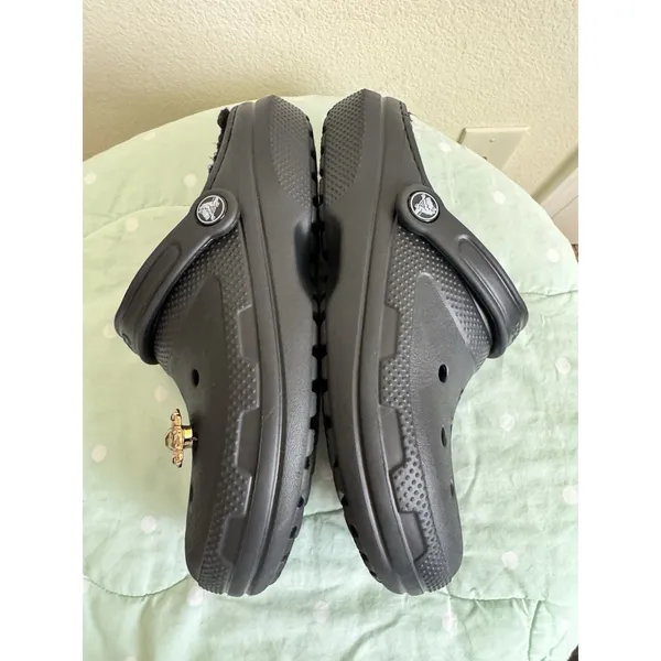 Crocs Black Faux Fur Fuzz-Lined Slip On Clog Round Toe Womens size 8 - Image 10