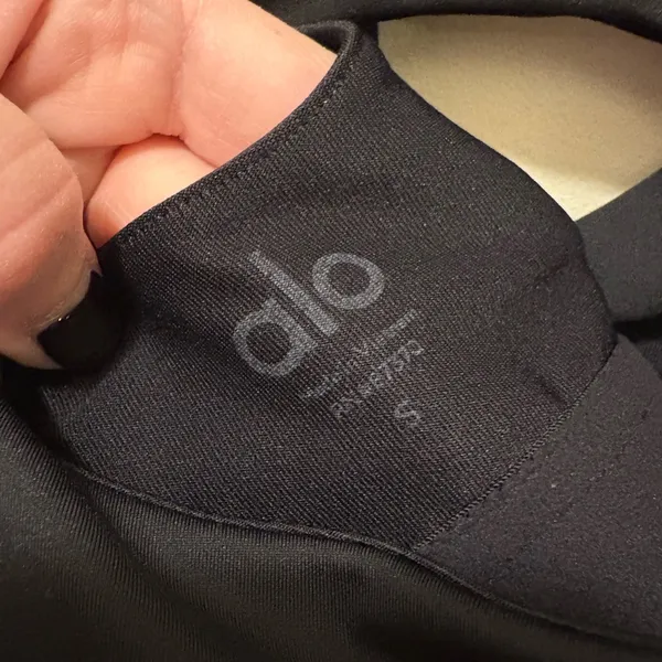 ALO Yoga Black air lux fuse bra top size small - Image 6