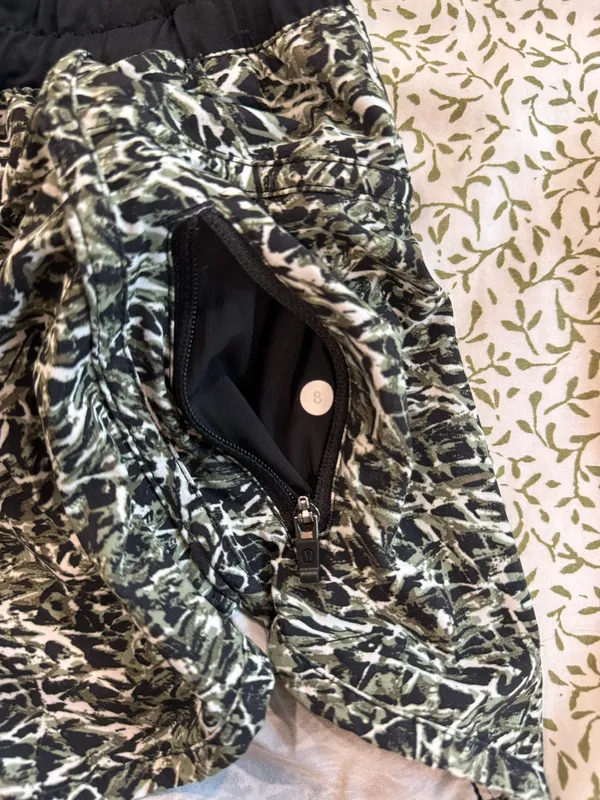 Lululemon Tracker Short 4” - Image 4