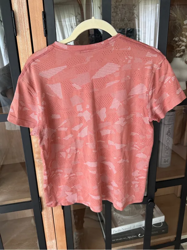 Lululemon Train to Be Short Sleeve Shirt Mosaic Multiply Brier Rose Pink Peony - Image 4