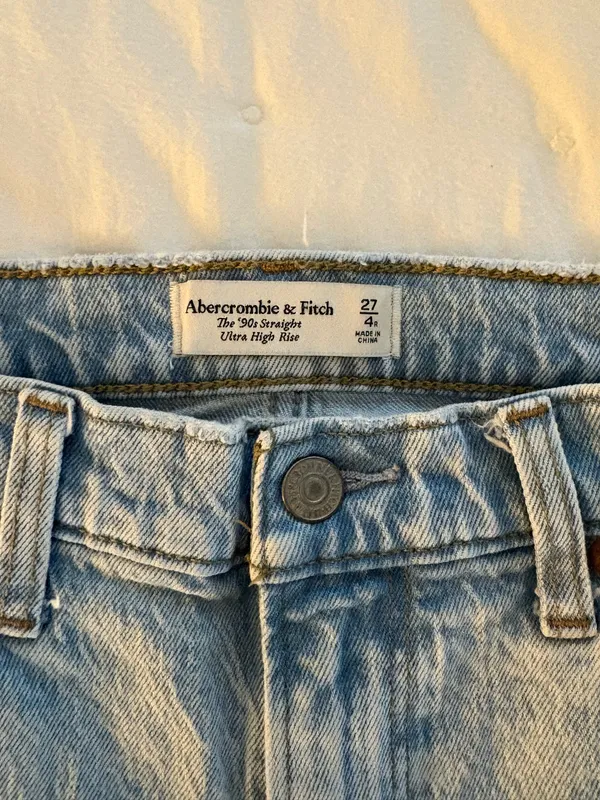 Abercrombie Ultra High-Rise Straight Jeans - Image 4