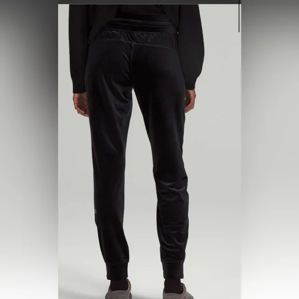 Lululemon Ready to Crush High-Rise Velour Jogger *Full Length black - Image 2
