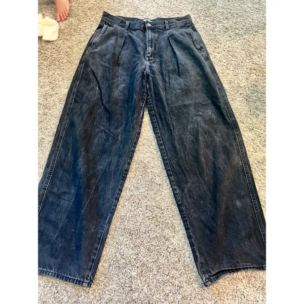 Uniqlo U Pleated Wide-Leg Jeans Black High Rise Denim 221-471631 Size 29 - Image 2