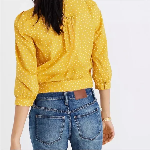 Madewell Wrap Top in Star Golden Yellow Scatter Print M - Image 2