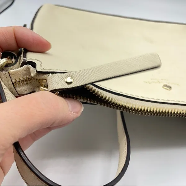 Kate Spade Cream Leather Square Crossbody Handbag Purse Medium Bag Classic - Image 6