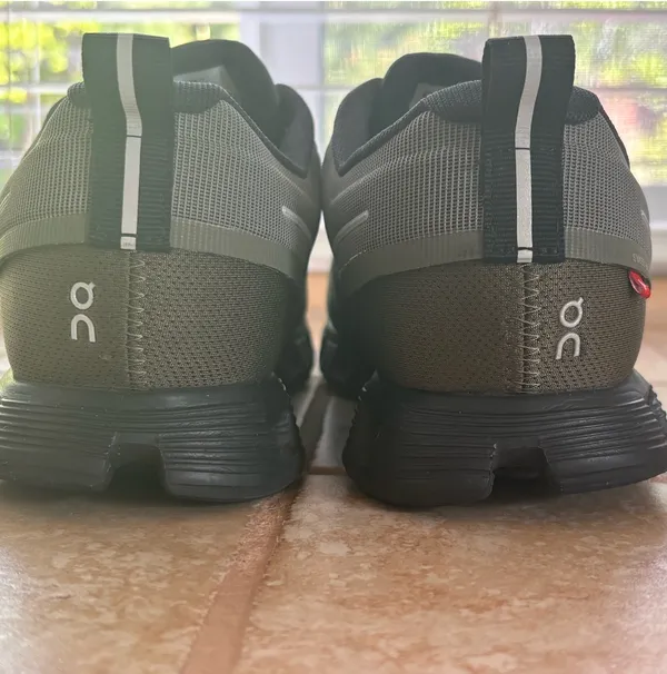 On Cloud Waterproof running Shoes Women’s - Image 4