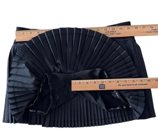 Lululemon Pleat To Street Skirt II Black Size 8 - Image 17