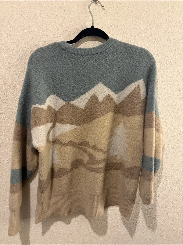 Lou & Grey Mountain Motif Crewneck in Light Blue, Beige & Cream - Image 3