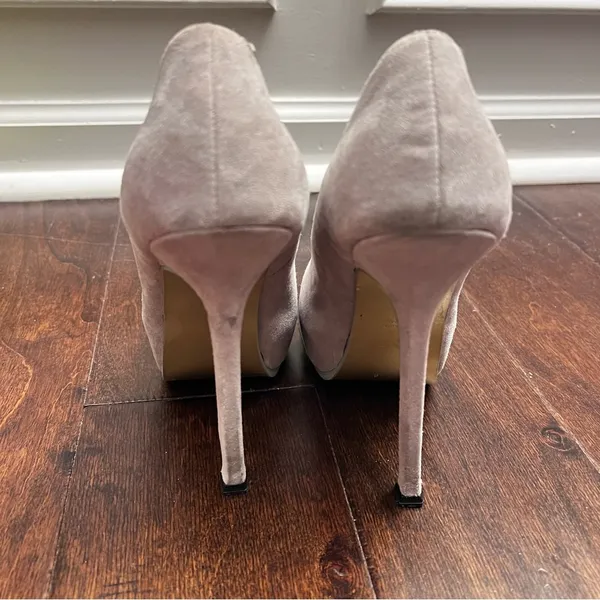 Yves Saint Laurent Platform Pump Grey Suede - Image 4