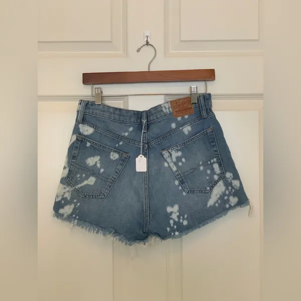 Lucky Brand Stylish Blue Tie-Dye Women's Shorts. Size-6 - Image 3