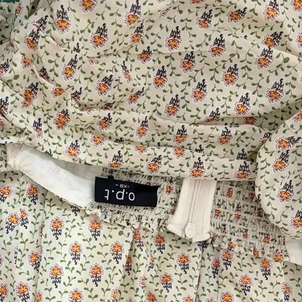 O.P.T.‎ One Pretty Time River Smocked Floral Midi Dress Puff Sleeves X-Small - Image 9
