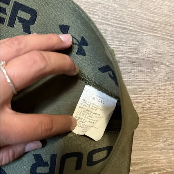 •UNDER ARMOUR• OLIVE GREEN SHORTS - Image 5