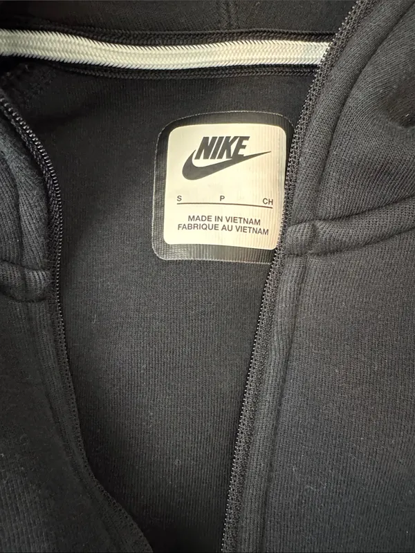 Nike women’s Black Hooded Full-Zip Performance Jacket - Image 2