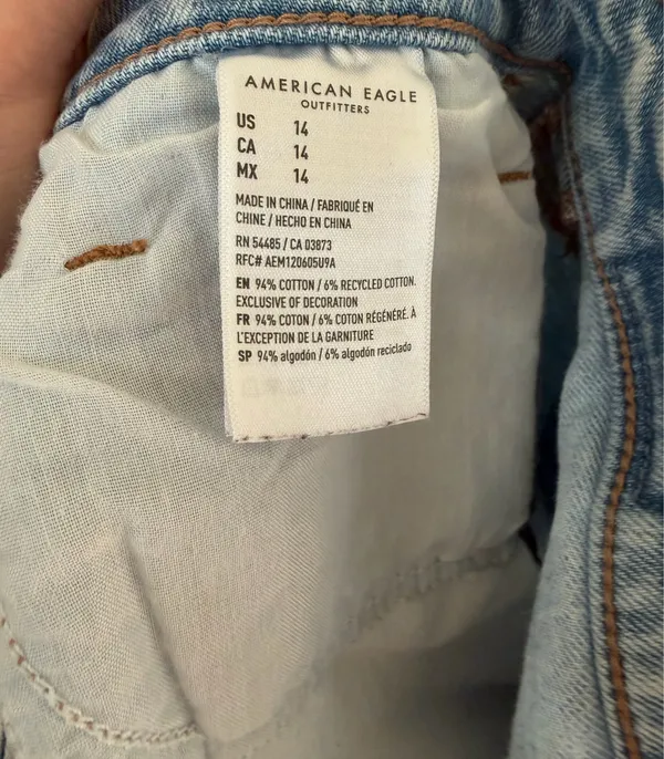 American Eagle Mom Jean Shorts - Image 3