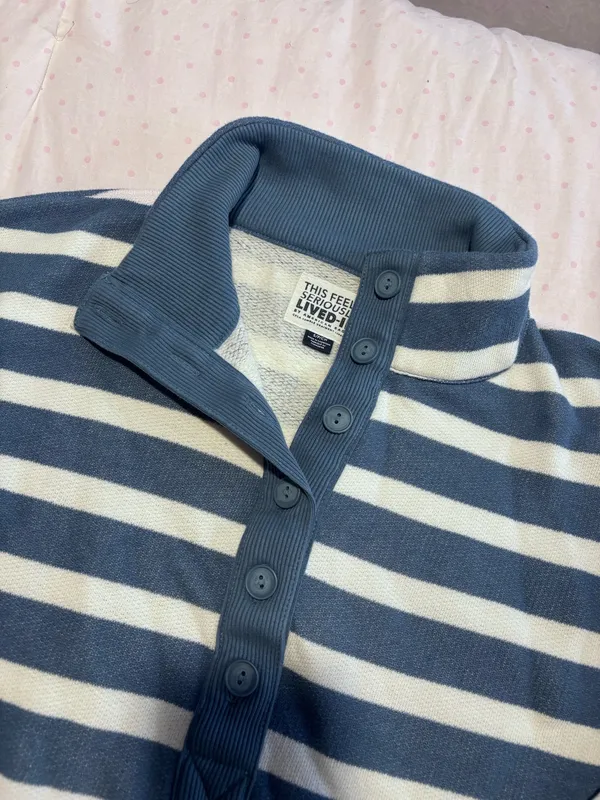 American Eagle Jeans - Image 2