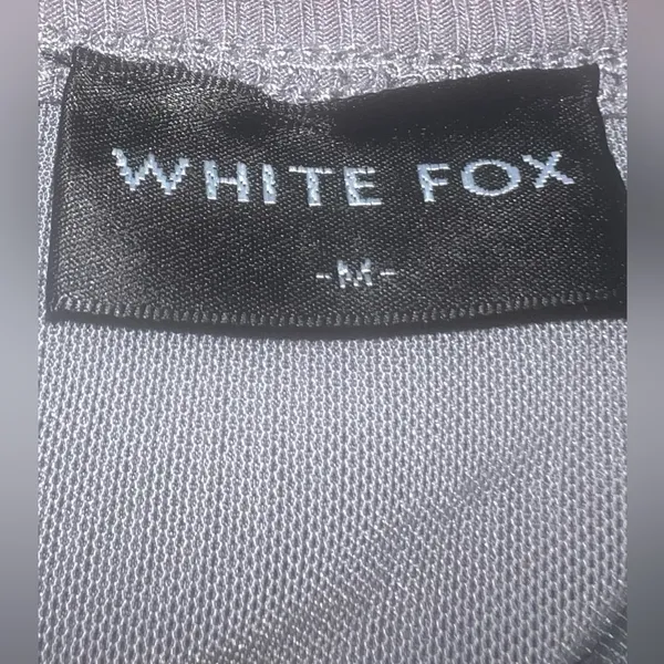 White Fox Gray top size medium - Image 5