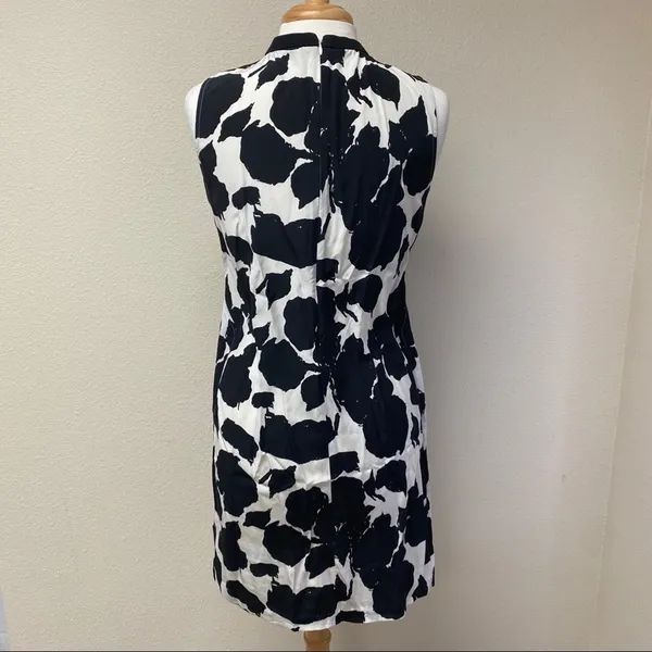 10 Crosby Derek Lam Black White Floral Print Shift Dress Size 8 - Image 3