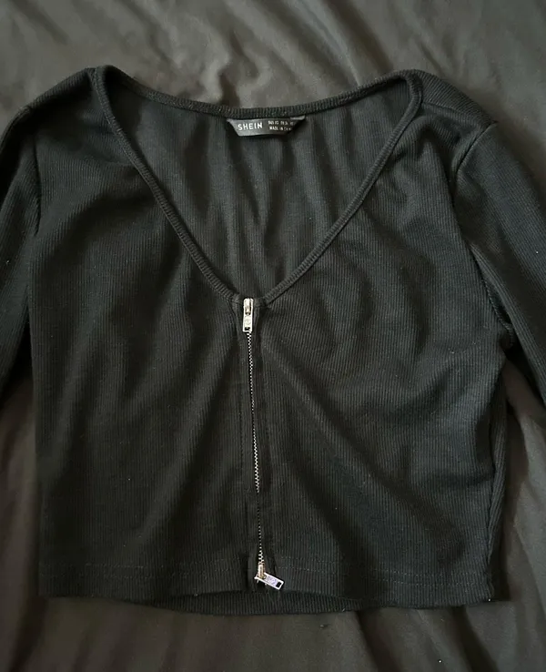 Zip up cropped cute SHEIN shirt  - Image 3