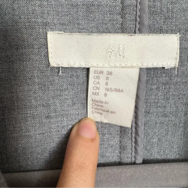 H&M Long Straight Cut Coat Jacket Light Gray Snap Closure Pockets Womens Size 8 - Image 3