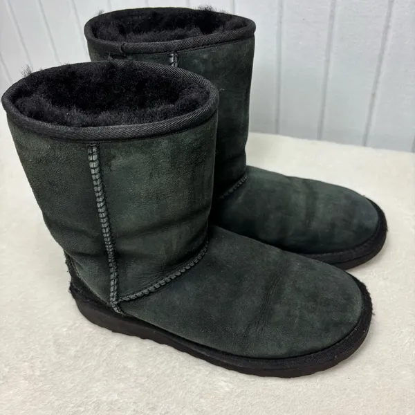 UGG Dark Suede Black ‎ Boots with Shearling Size 6 - Image 2