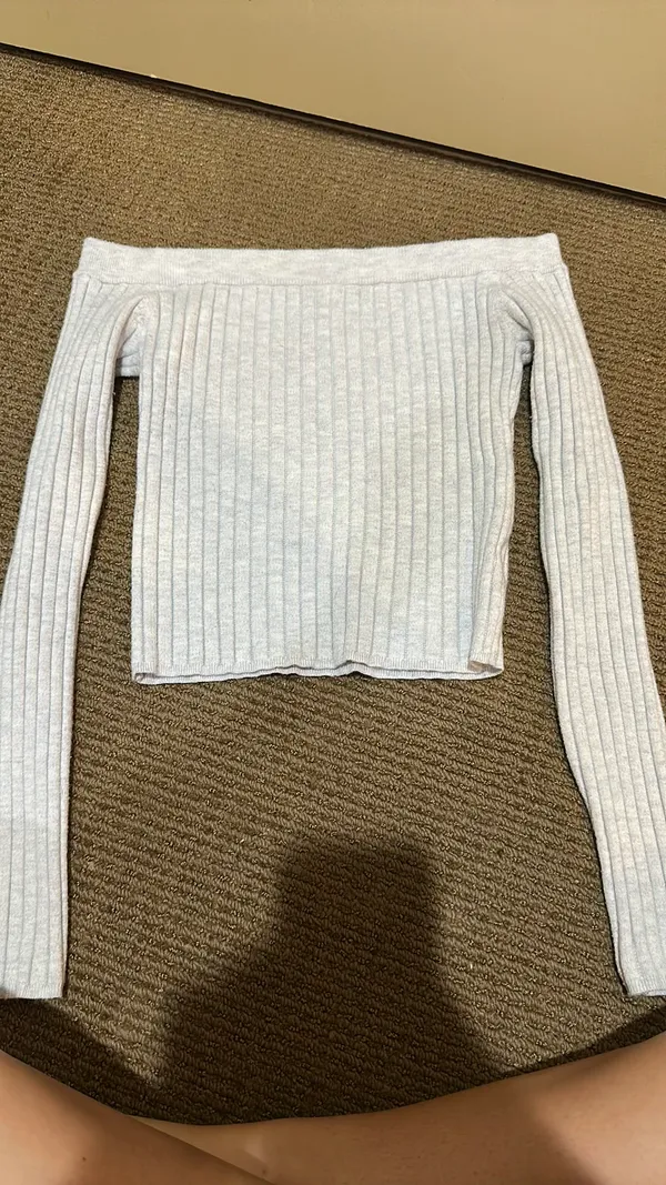 Two-Piece Aerie Set Lounge - Image 2