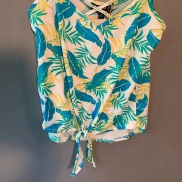 NWT Poof! Women's Juniors Size Small Tank Top White Tropical Floral Blue Green - Image 4