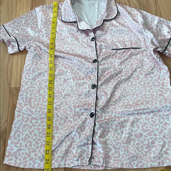 Button Up Pajama Top Womens Small Pink Black Leopard Print Coquette Feminine - Image 5