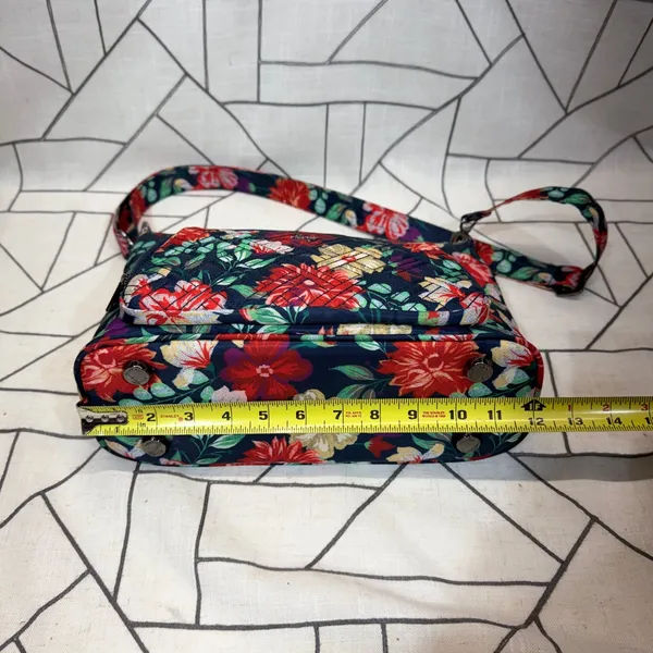 Lug Crossbody‎ Bag Medium Navy Floral Quilted Multi-Pocket Travel Purse - Image 5
