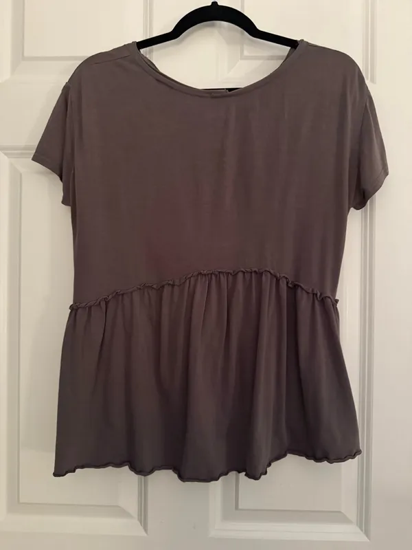 Flowy Dark Grey atop Gray - Image 2