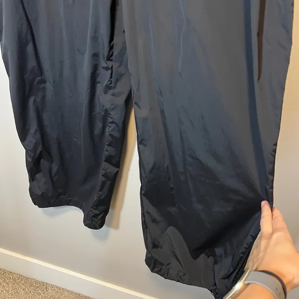 Athleta Women's XL Black Nylon Bungee Hem Track Pants Zipper Pockets - Image 3