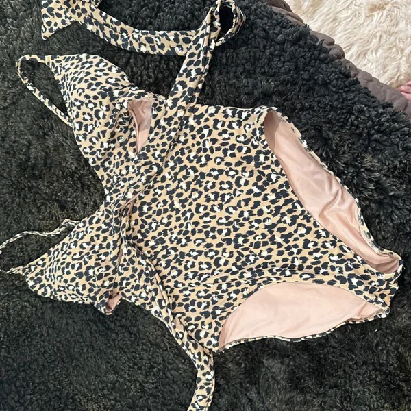 Aerie Wrap One Piece Swimsuit Size Medium Leopard Print - Image 2
