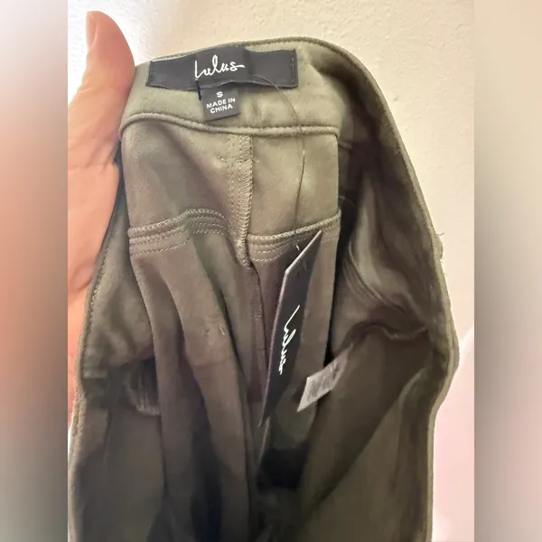 NWT Lulus Olive Green Velvet Touch High-Waisted Straight Leg Pants‎ Small - Image 4