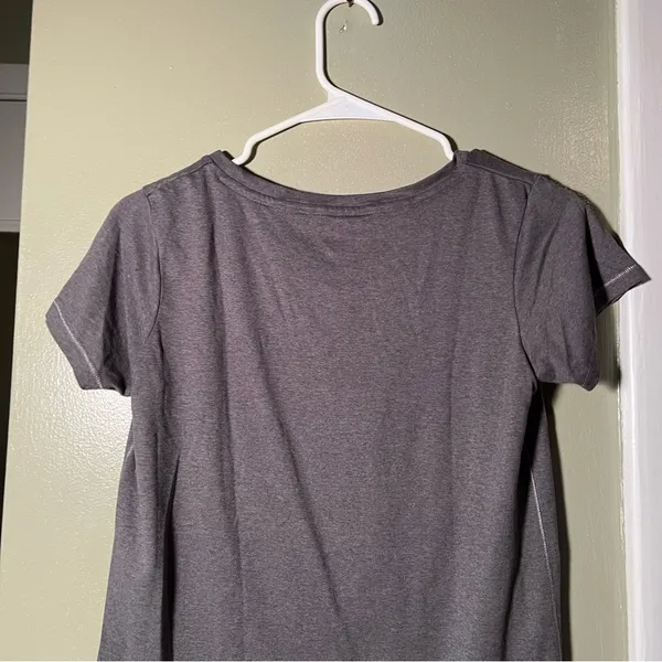 Champion‎ Women's Size Small Babson Beavers T-Shirt Gray Green Graphic - Image 7