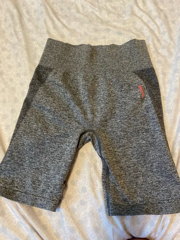 Gymshark gray biker shorts  - Image 4