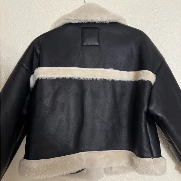Abercrombie & Fitch Cropped Vegan Leather Sherpa Jacket size M oversized fit - Image 11