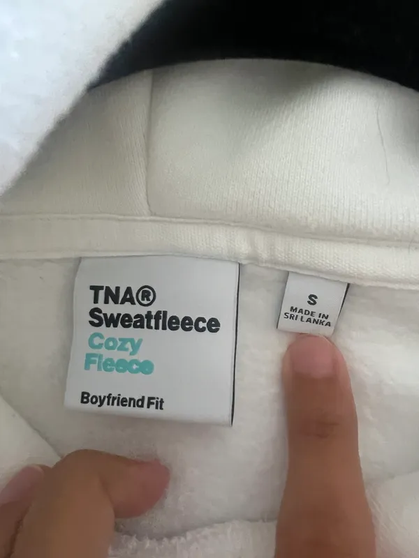 Aritzia TNA Sweatshirt - Image 4