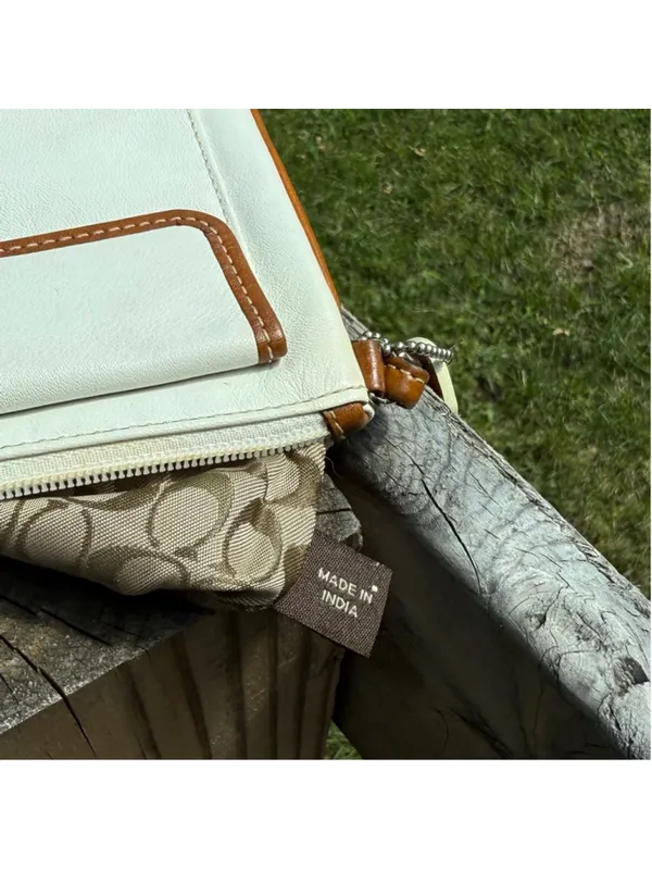 Vintage Coach Hampton 7734 Buckle Front Leather Wristlet Clutch Chalk Brown - Image 12