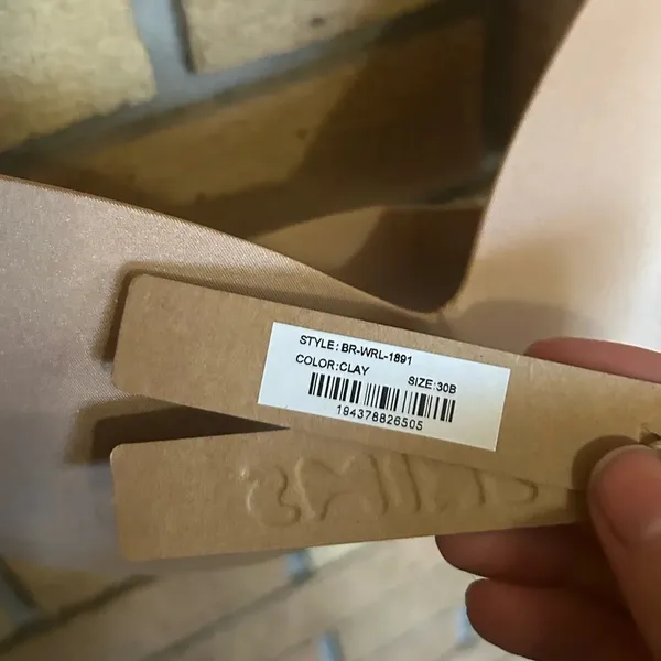 NWT SKIMS Wireless Form Push Up Plunge Bra Clay Beige Women’s Size 30B - Image 3