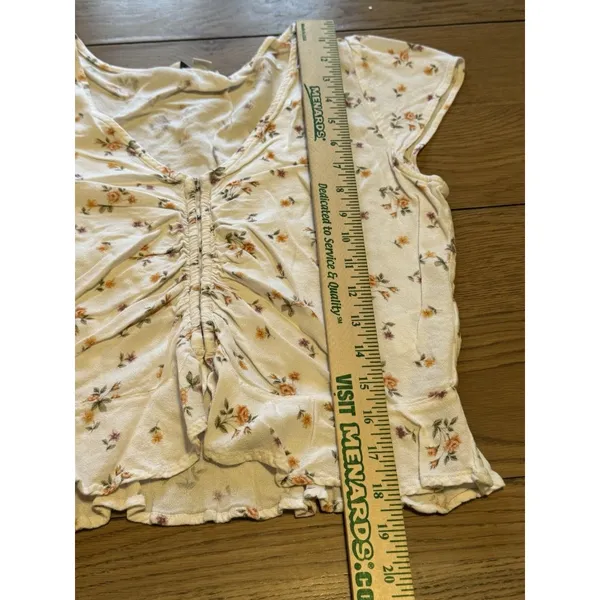 American Eagle Shirt Womens Medium White Short Sleeve V Neck Hook & Eye‎ Closure - Image 5