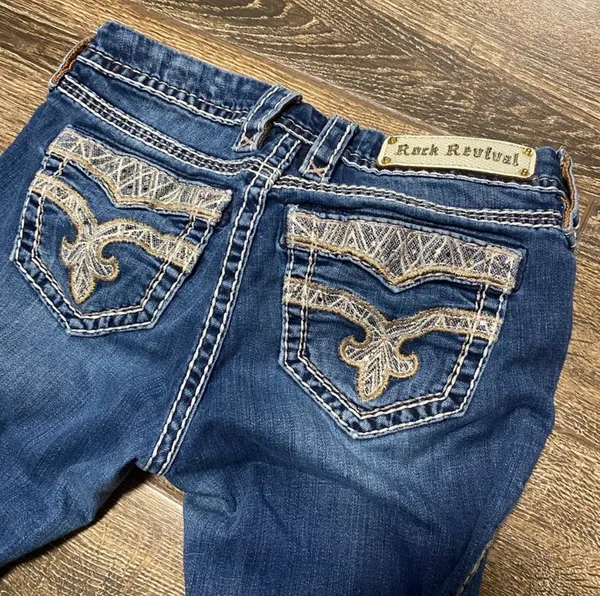 Women’s rock revival jeans  - Image 4