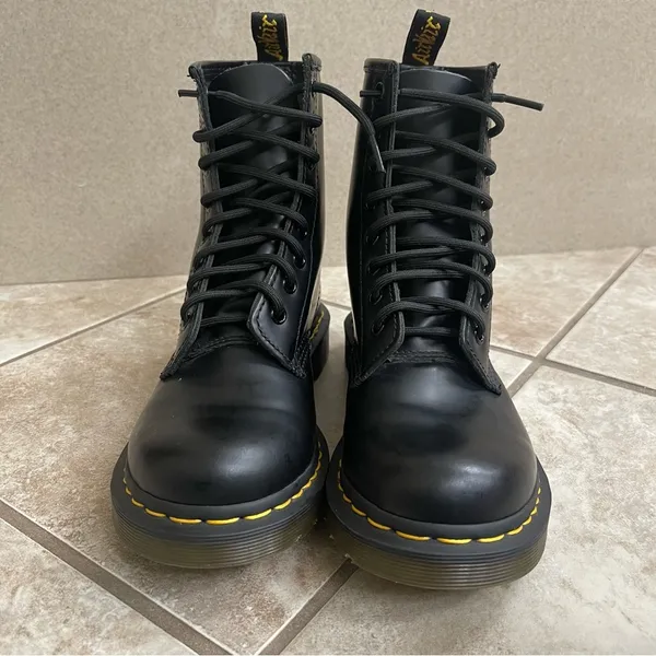 Women's AirWair 1460 Leather Lace Up Boots Size 7 US Used 2xs - Image 11