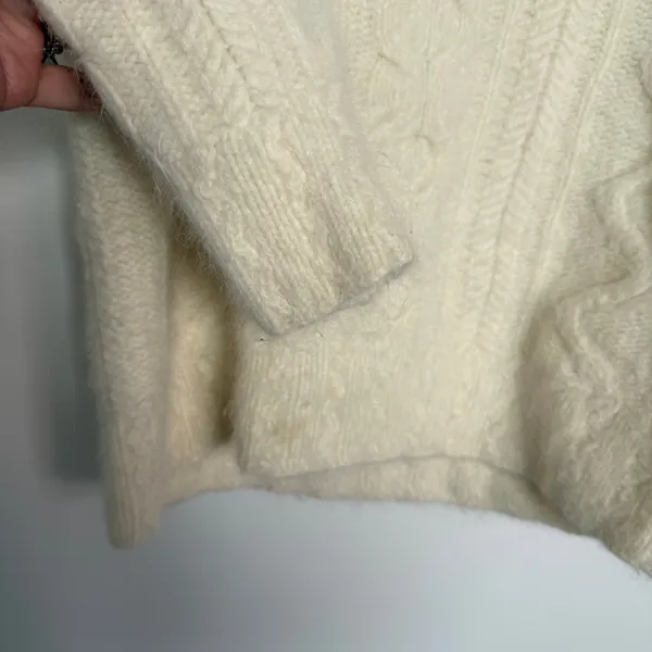 Saks 5th Avenue Cream V-Neck Sweater Women’s Medium Lambswool Angora VTG - Image 3
