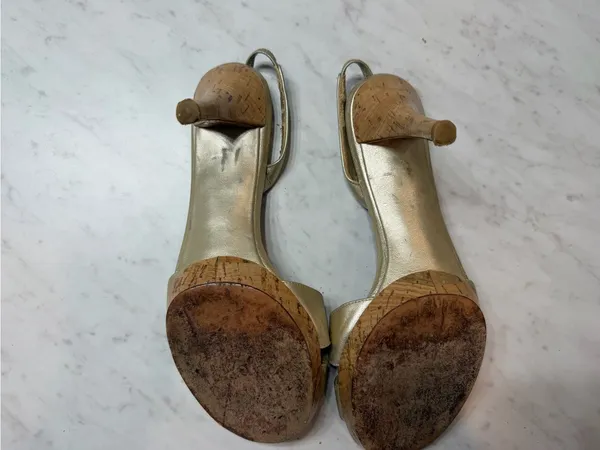 Stuart Weitzman Gold Metallic Leather Cork Platform Slingback Heels Size 7 Y2k - Image 4
