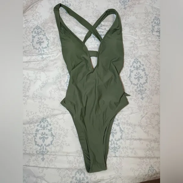 CUPSHE Women One Piece Swimsuit Deep V Neck Strappy Swimwear Bathing suit‎ small - Image 2