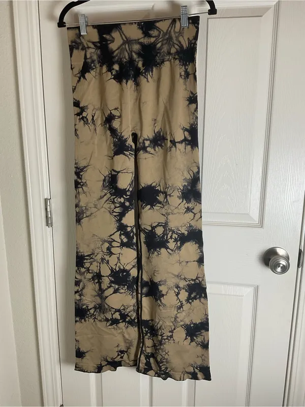 Tie Dye Scrunch Butt Seamless High Waist Flare Leggings - Size XL - Image 2